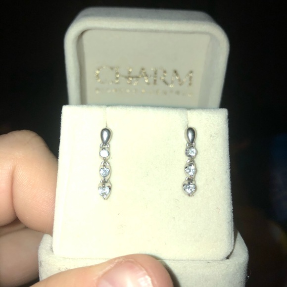 10k Canadian diamond earring .40ct - Picture 1 of 3